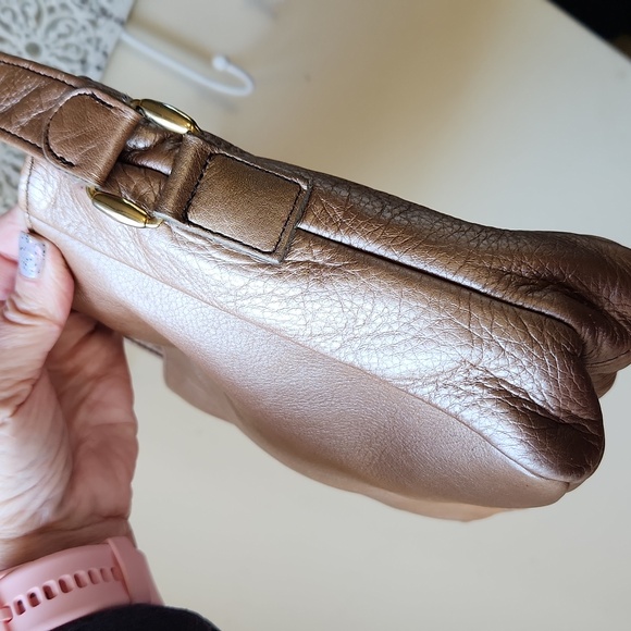 Vintage SAS Metallic Golden Pebbled Leather CROSSBODY Shoulder Bag Purse - Picture 11 of 17